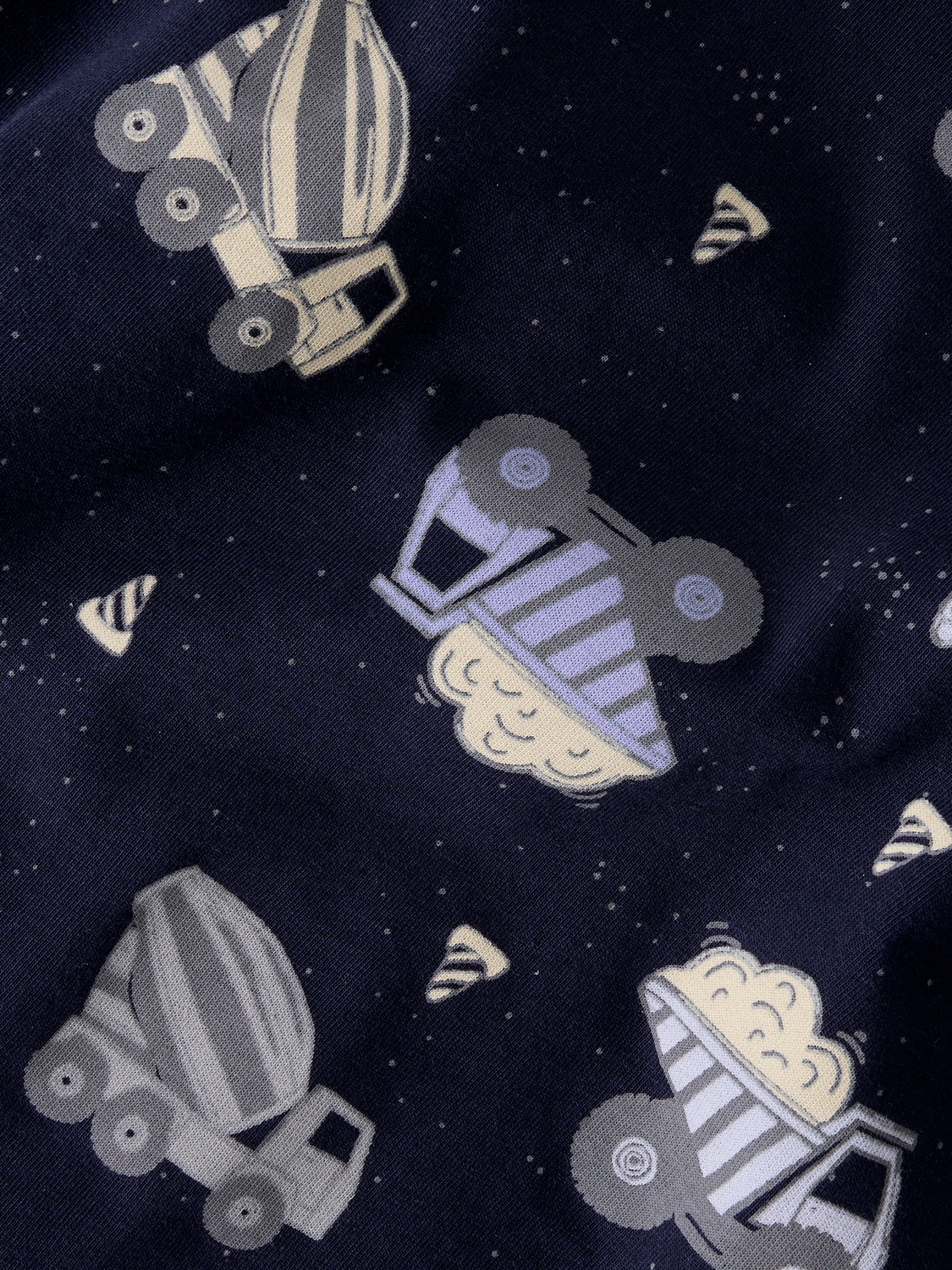 model_shot-front_full